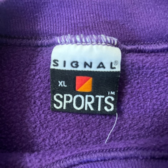 Purple Vintage “Wake Me In The Spring!” Bear Sweatshirt. - Picture 2 of 4